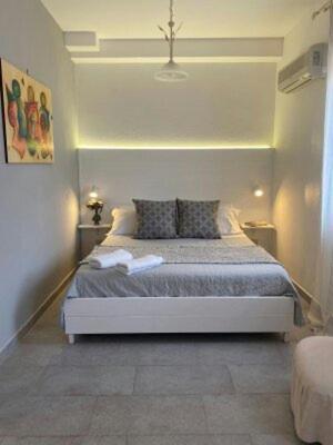 Halley House Mondello Bagian luar foto
