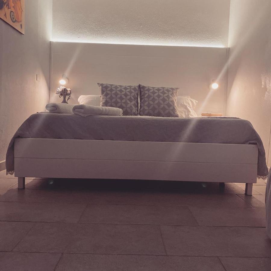 Halley House Mondello Bagian luar foto